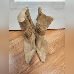 Antonio Melani Glove Fit Camel Tan Ankle Boots 6.5